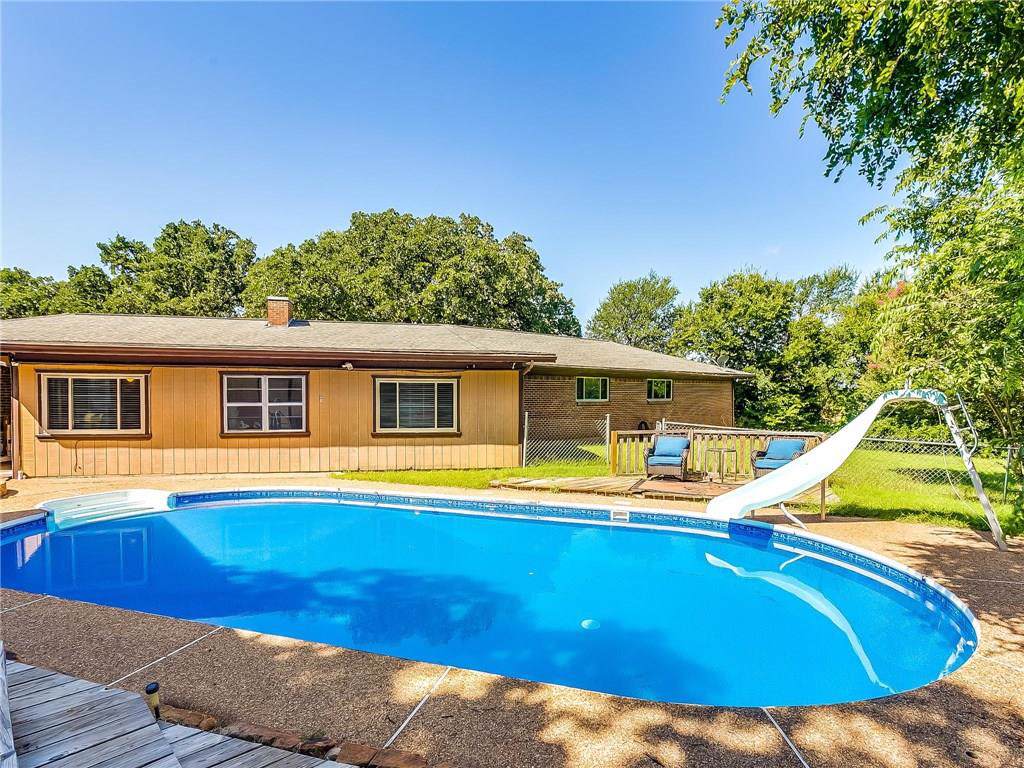 215 19th Street - Photo 1