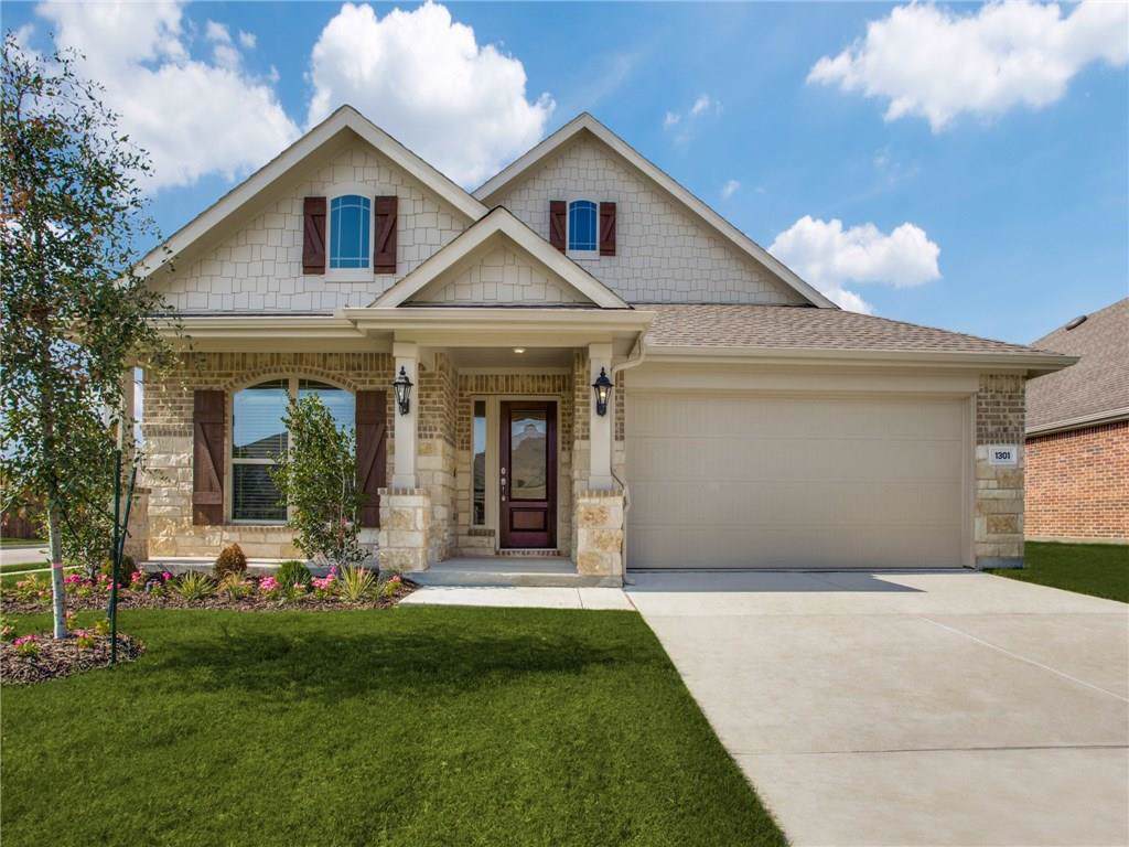 1301 Crossvine Drive - Photo 1