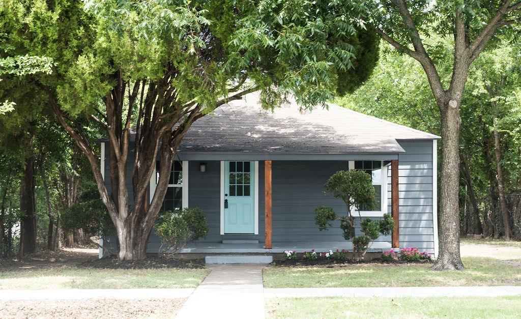 3821 Wayside Avenue - Photo 1