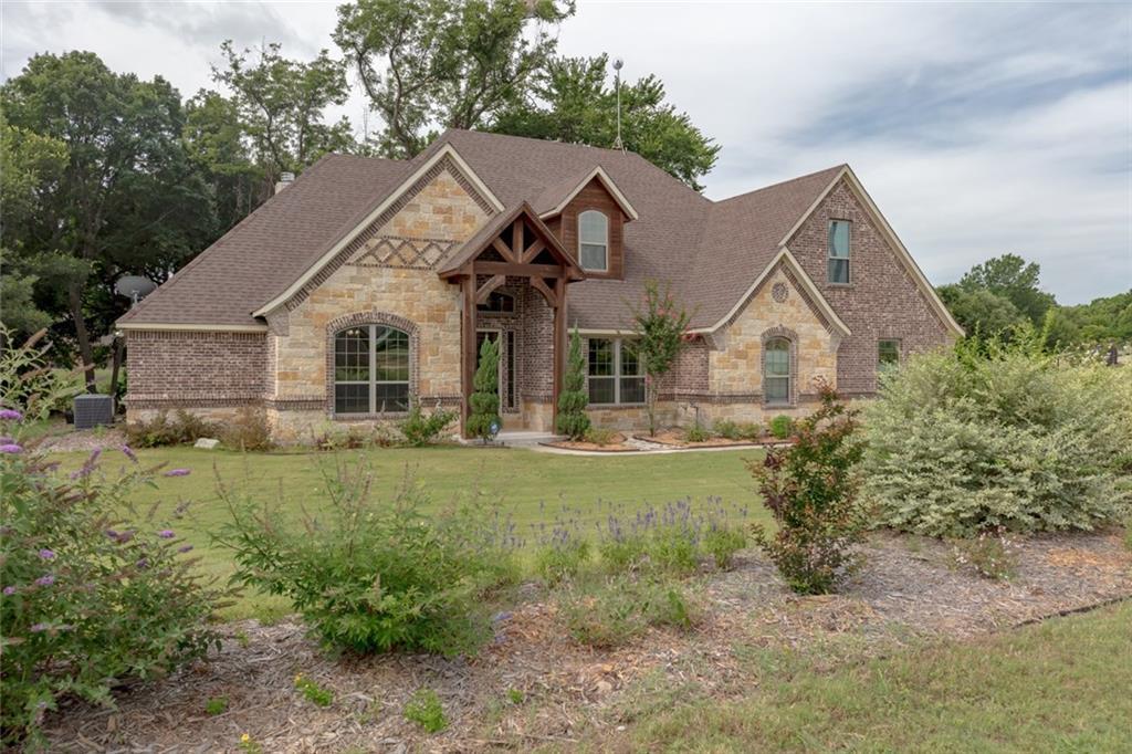 140 Winding Way - Photo 1