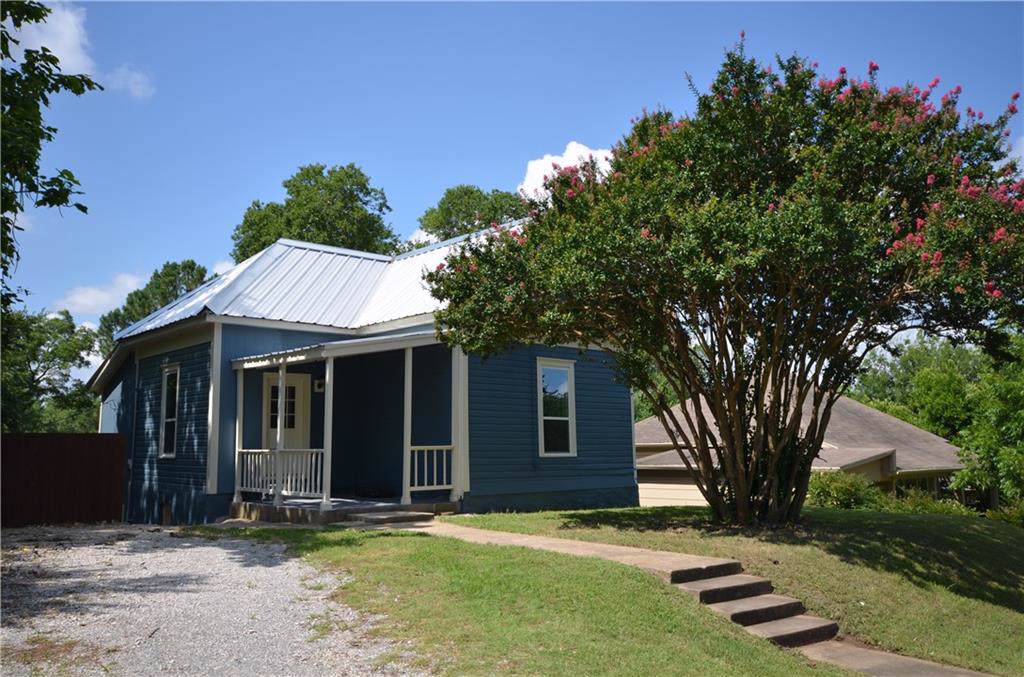 1414 Chestnut Street - Photo 1