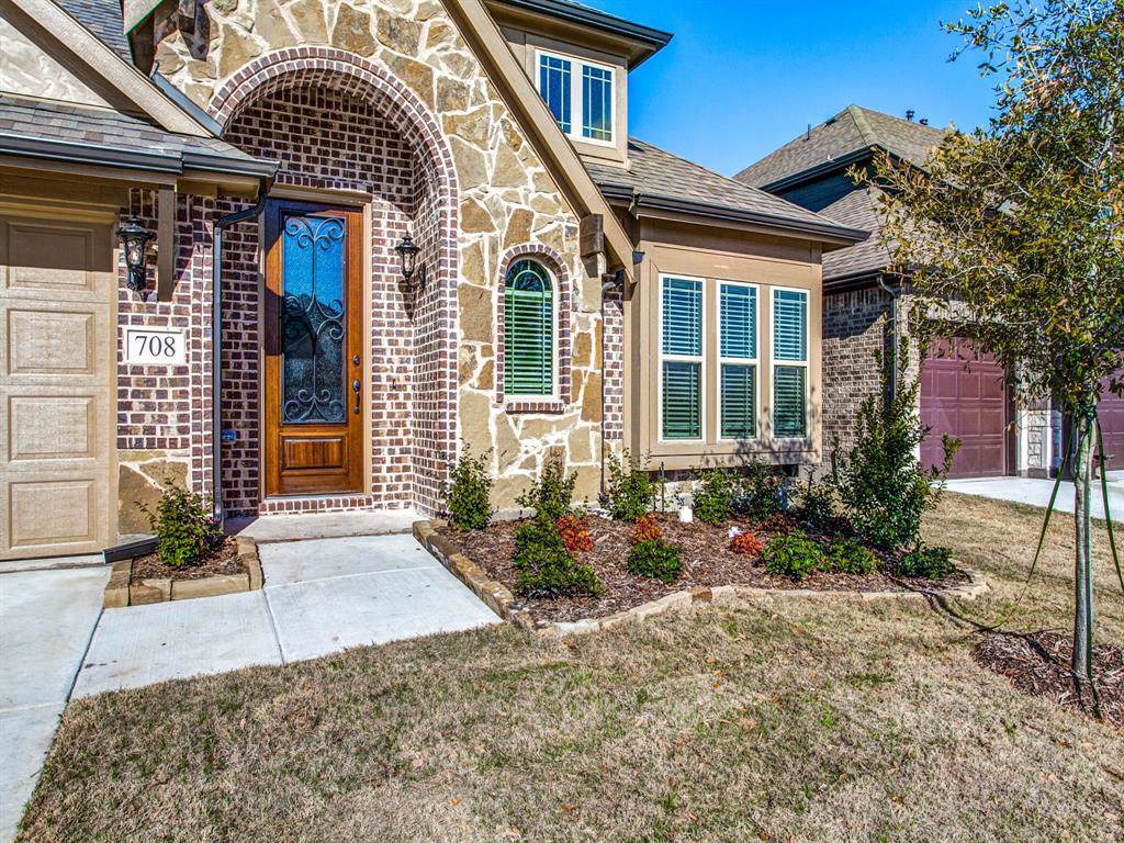708 Lyndhurst Drive - Photo 1
