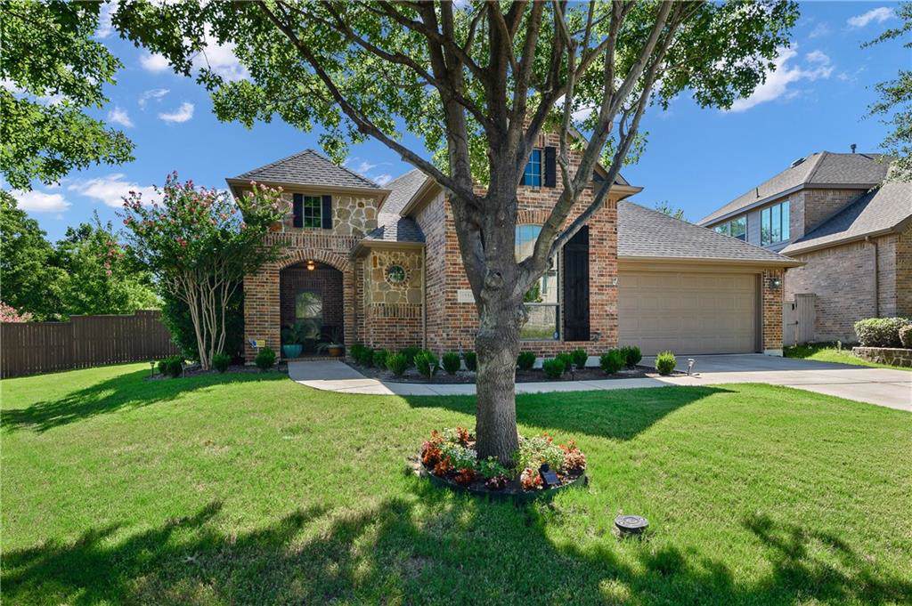 1916 Woodway Drive - Photo 1