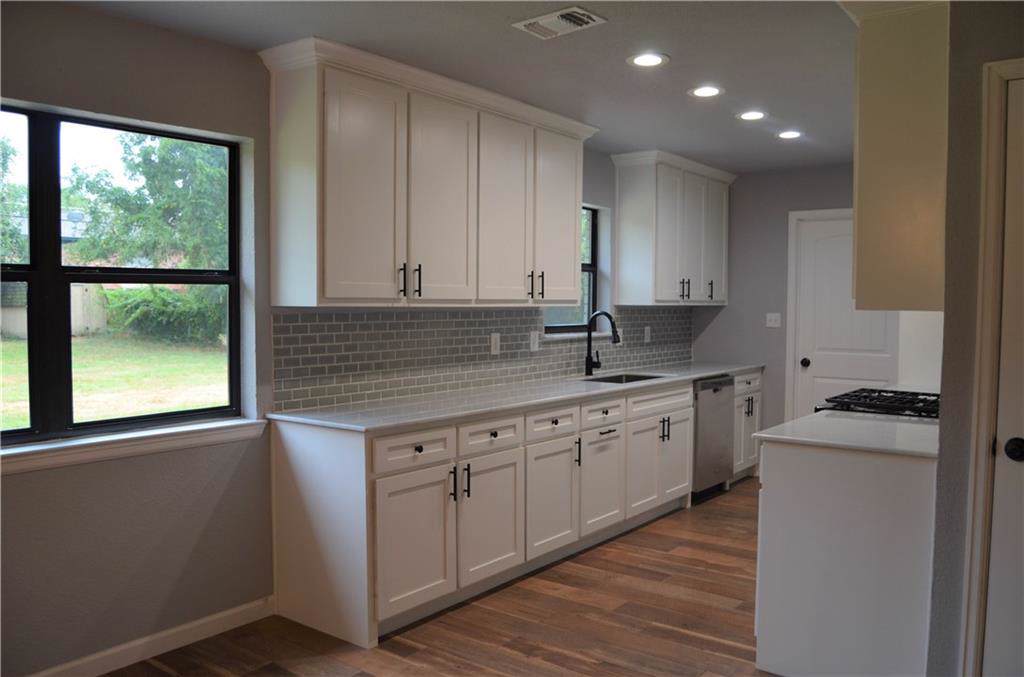 202 Lone Star Street - Photo 1