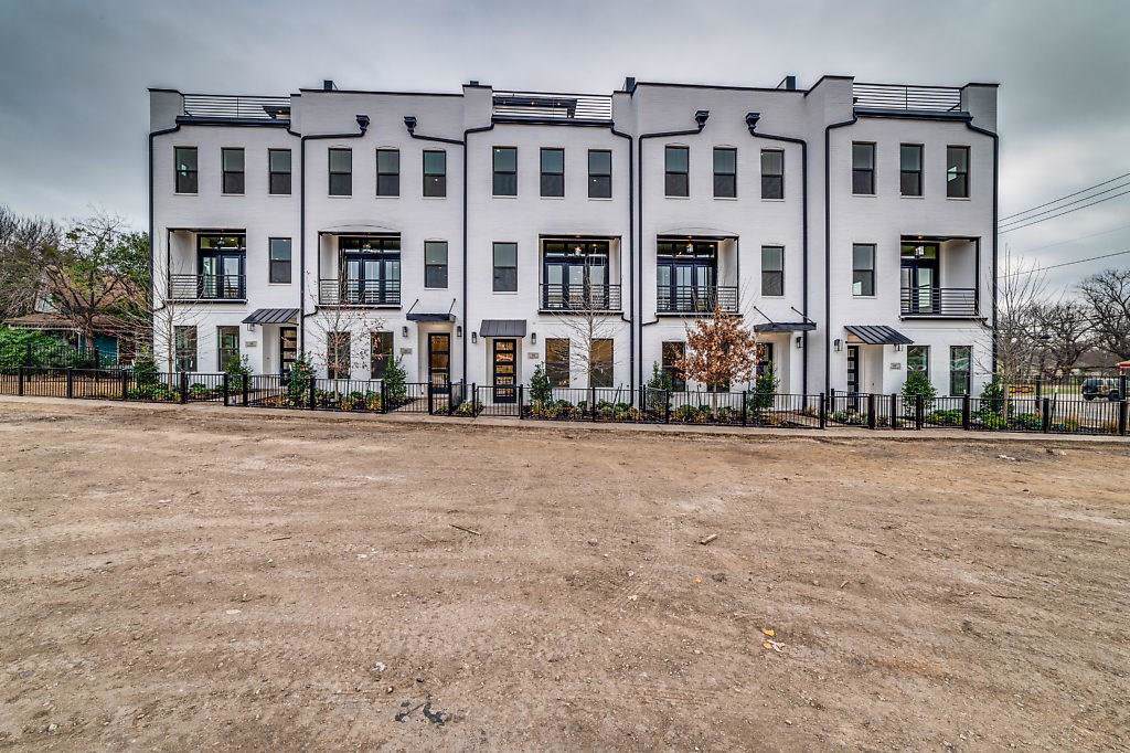 94 Kaufman Street - Photo 1