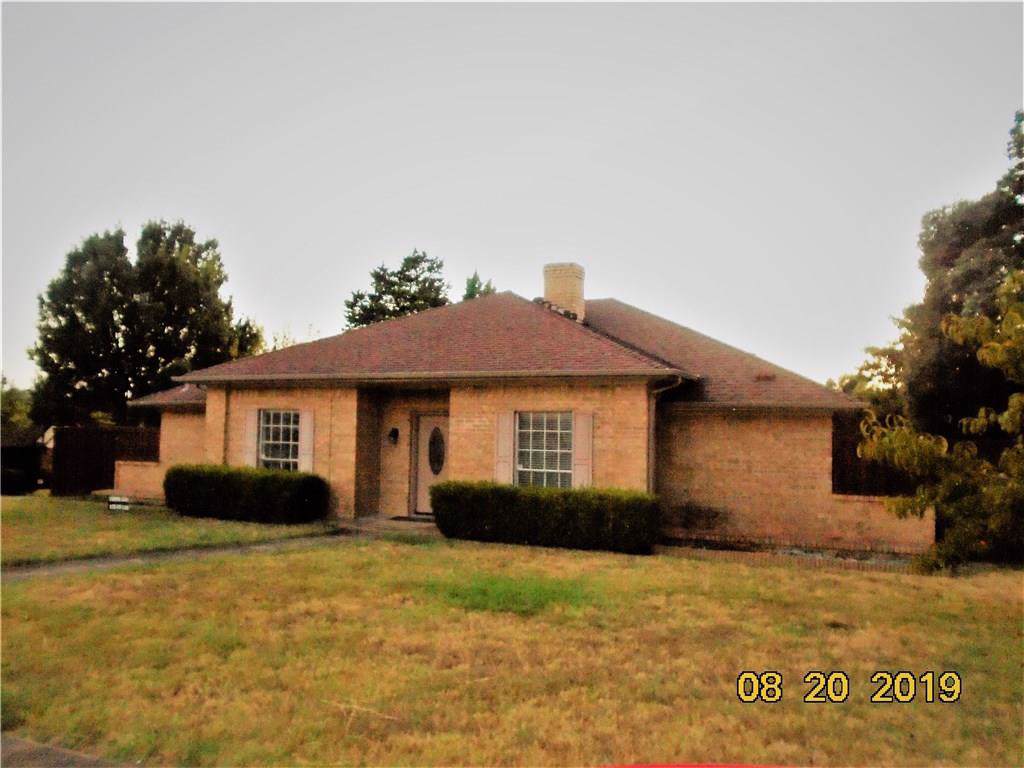 257 Whippoorwill Plaza - Photo 1