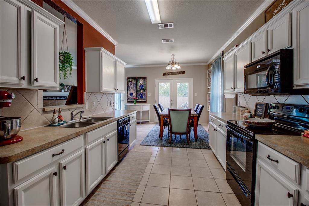 12205 Hunters Crossing Lane - Photo 1