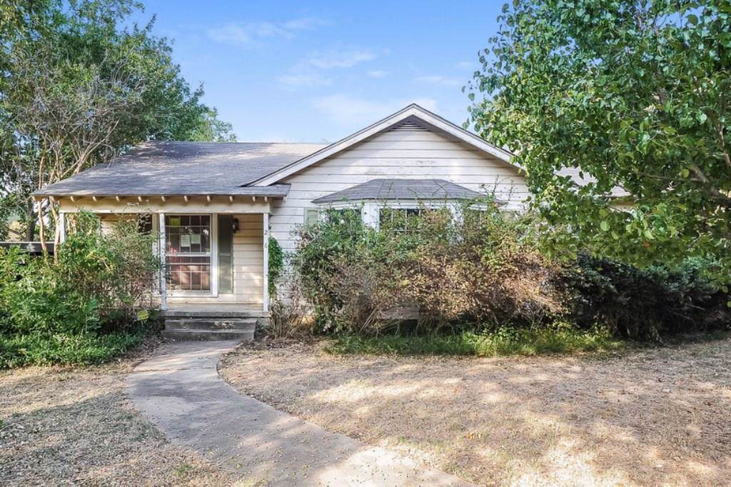 216 Sunset Drive - Photo 1