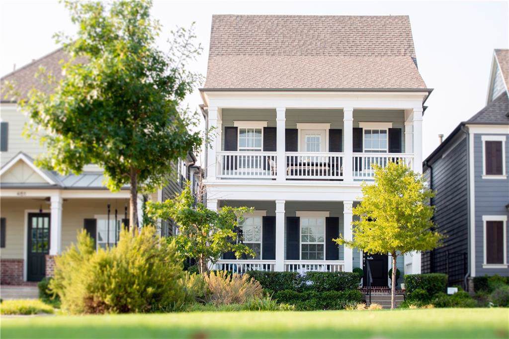 465 Travis Street - Photo 1
