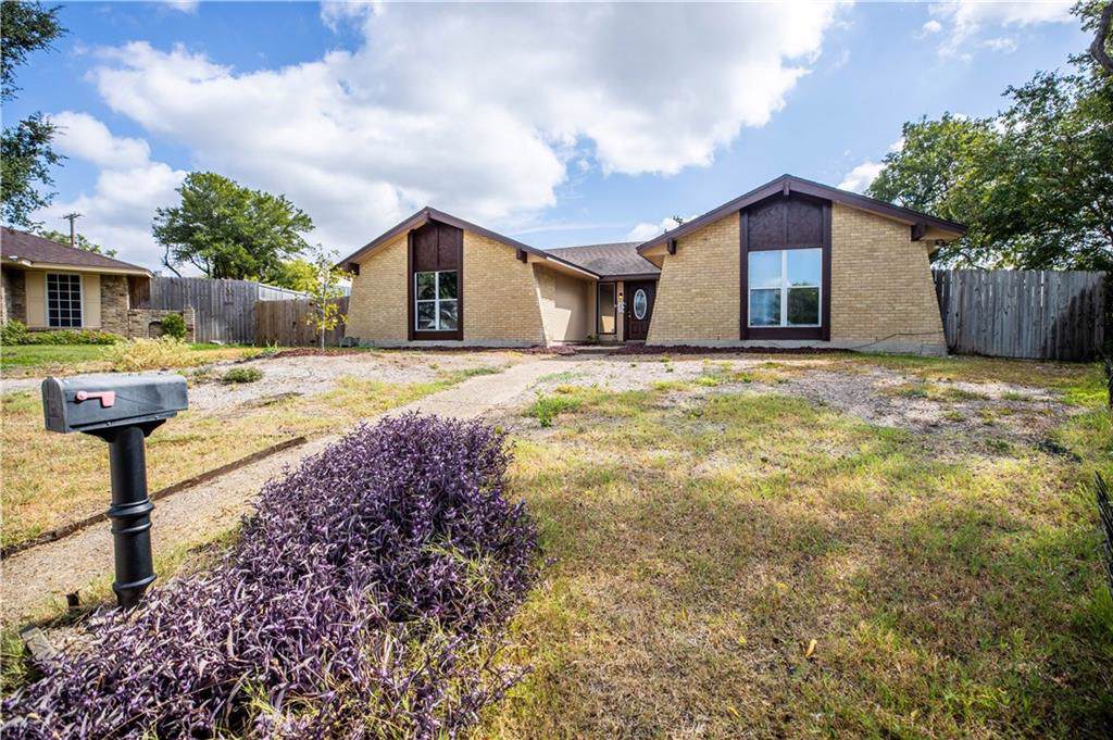 902 Venice Circle - Photo 1
