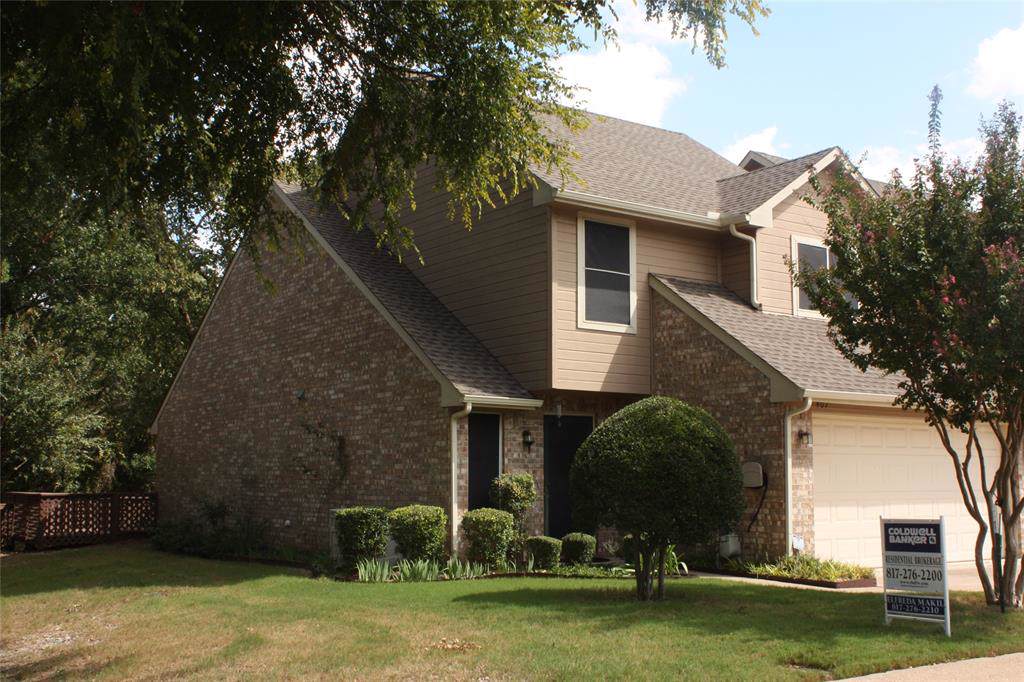 407 Oak Leaf Drive - Photo 1