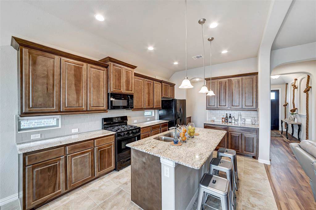 209 Douglas - Photo 1
