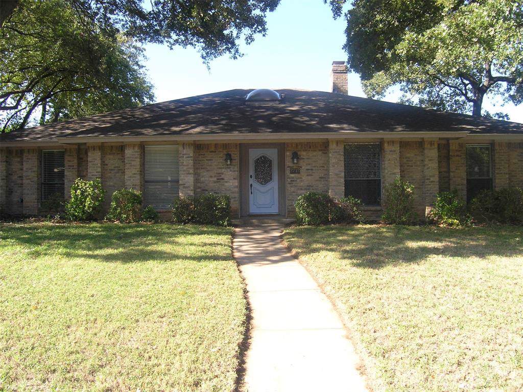 2712 Lincoln Drive - Photo 1