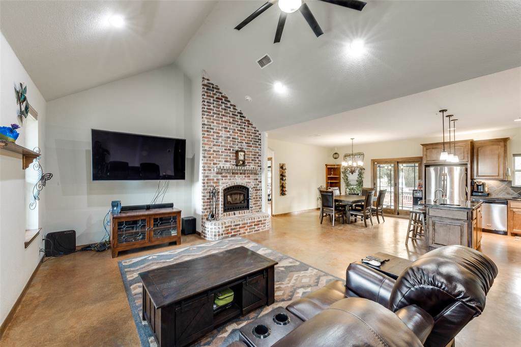 3315 County Road 1108 - Photo 1