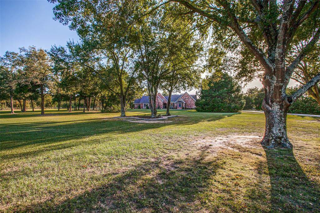 2592 Meadow Way - Photo 1