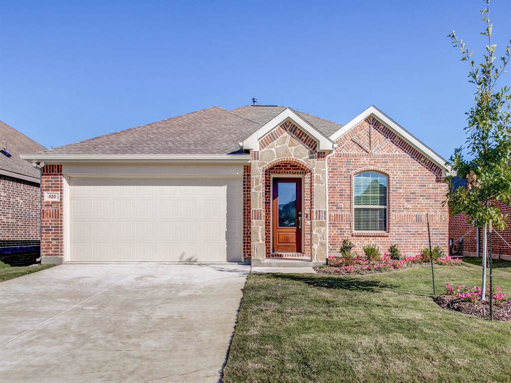 820 Spruce Lane - Photo 1