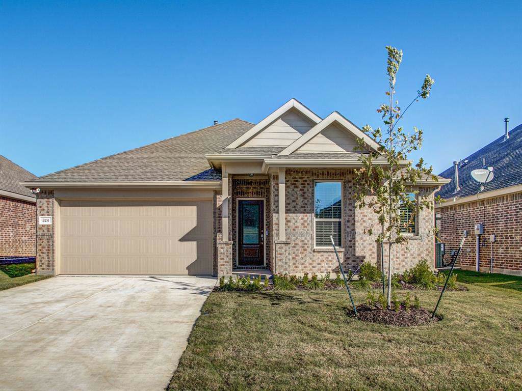 824 Spruce Lane - Photo 1