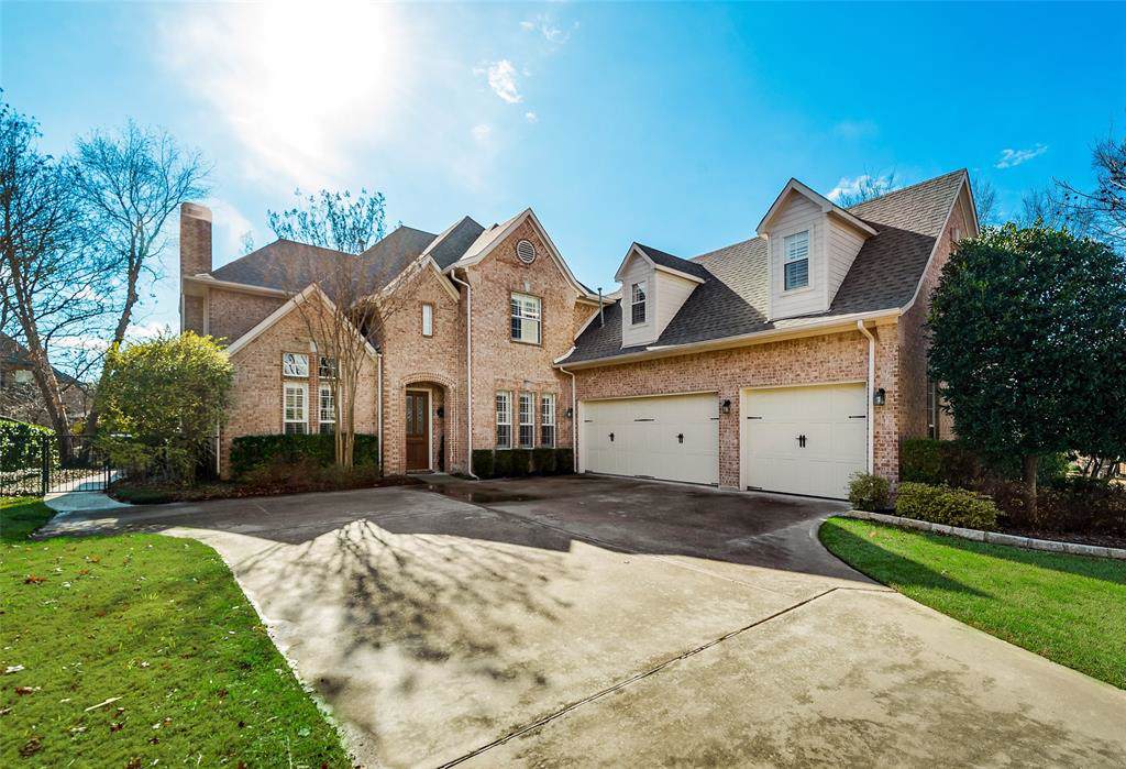 812 Country Club Drive - Photo 1
