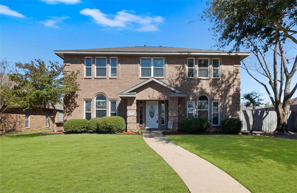 1053 Surrey Circle - Photo 1