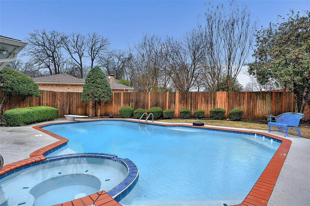 612 Royal Ridge Drive - Photo 1