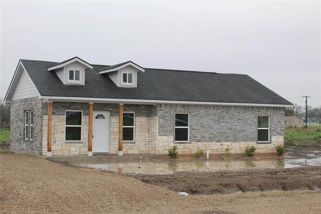604 Aquilla Street - Photo 1