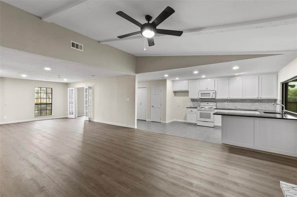 2101 Victoria Road - Photo 1