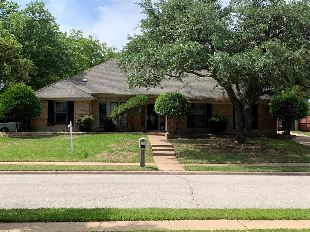 500 Briarglen Drive - Photo 1