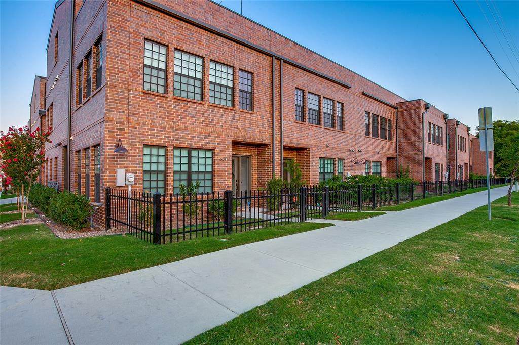 638 Finley Court - Photo 1