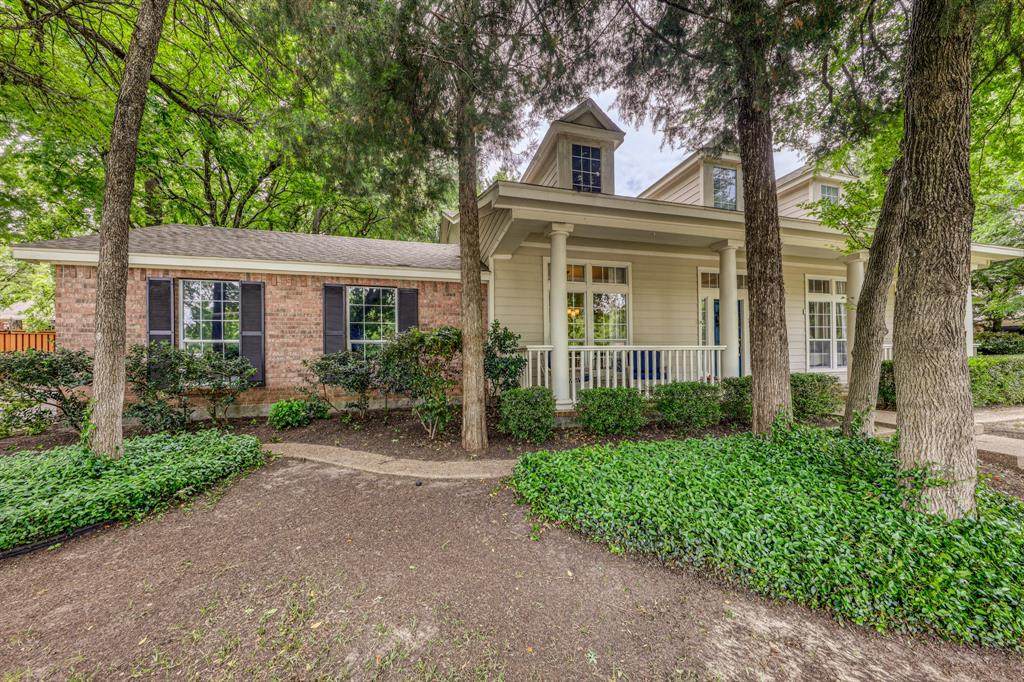 1910 Clear Creek Drive - Photo 1