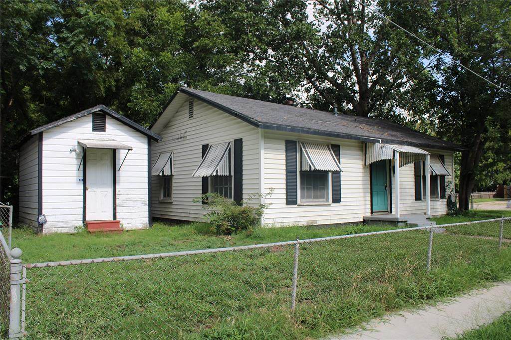 723 Alice Street - Photo 1