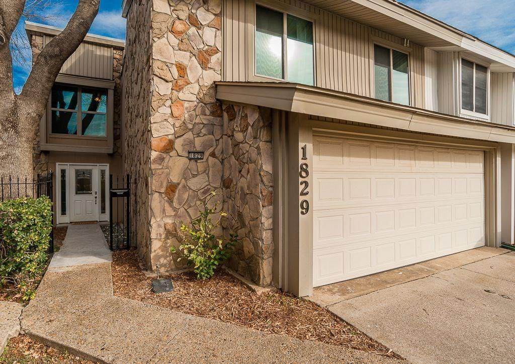 1829 Lakecrest Circle - Photo 1
