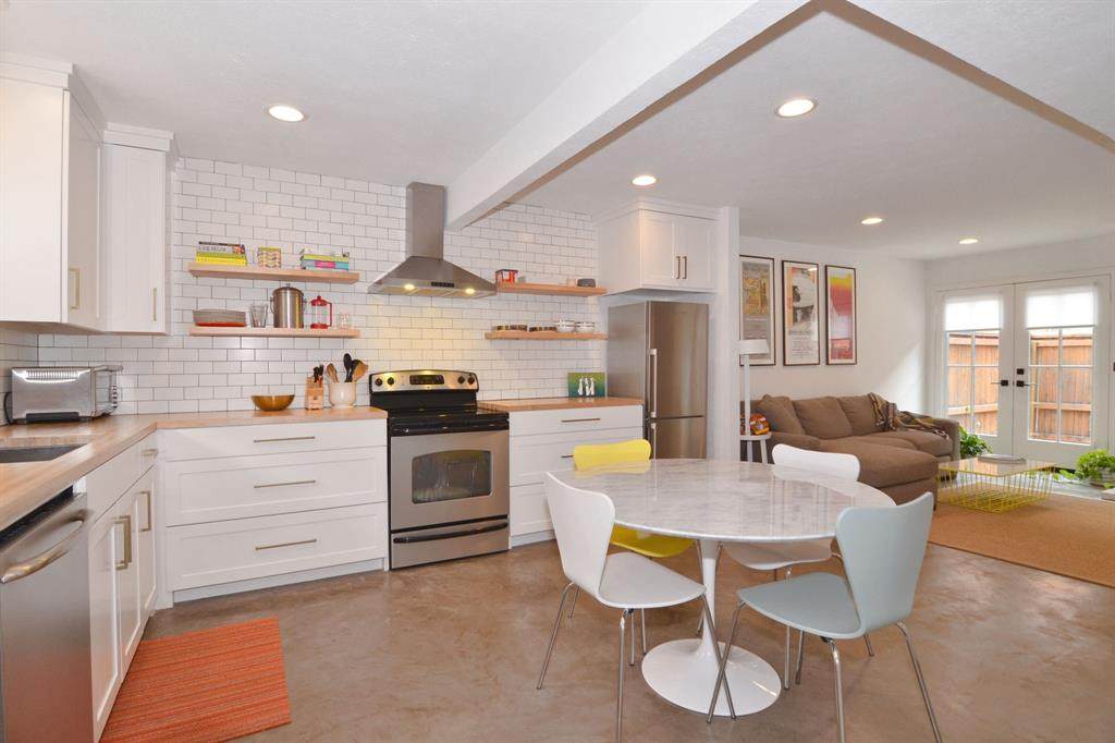 4218 Newton - Photo 1