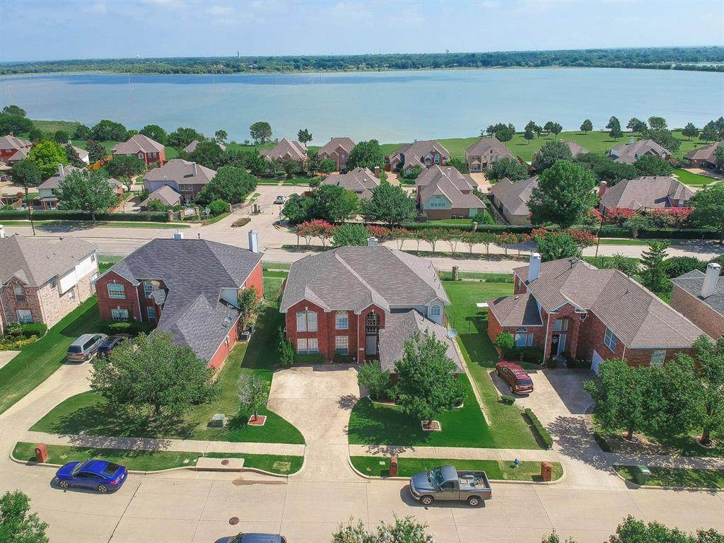 1709 Lake Bluff Drive - Photo 1