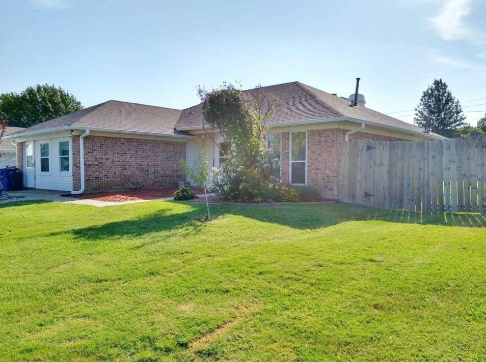 13 Sharon Drive - Photo 1
