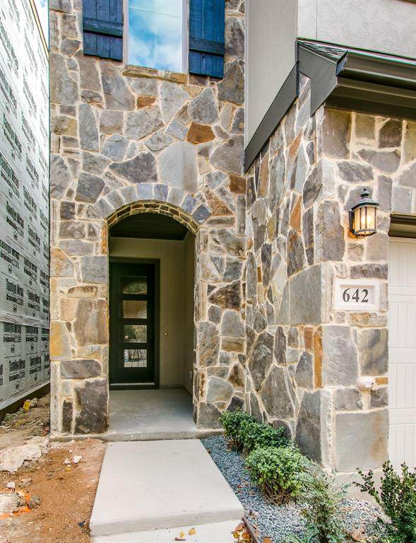 642 Promontory Lane - Photo 1