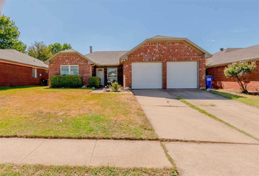 1204 Saratoga Drive - Photo 1