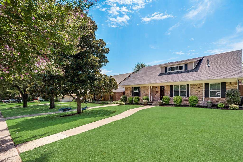 1121 Greenway Drive - Photo 1