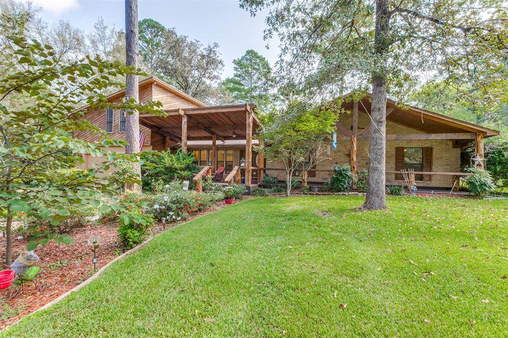 437 Lakeview Drive - Photo 1
