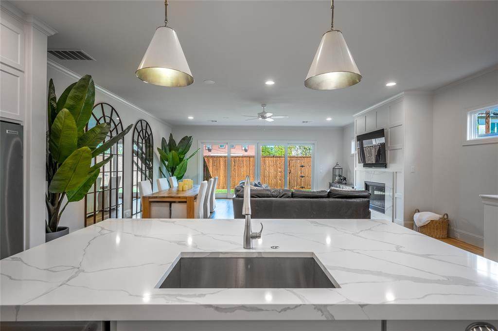 4911 Newmore Avenue - Photo 1