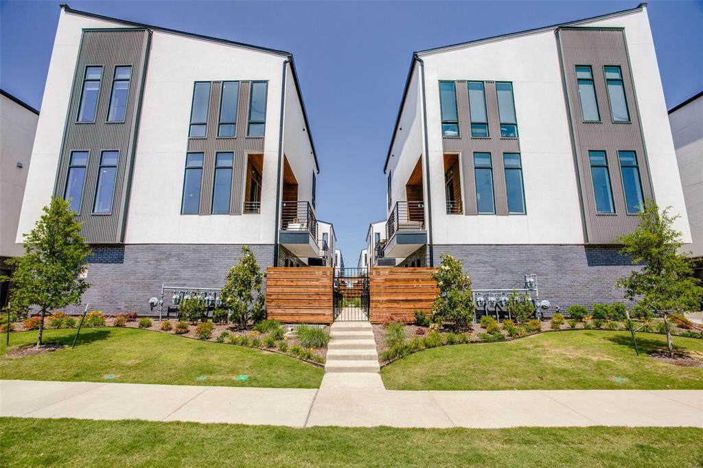 2112 Bennett Avenue - Photo 1