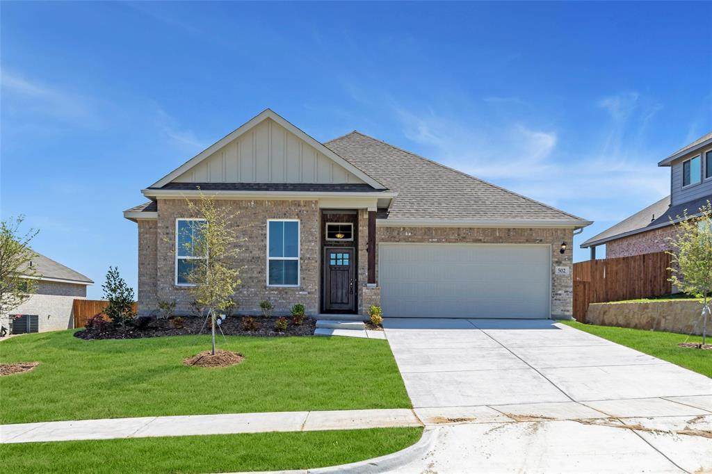 502 Hillcrest - Photo 1