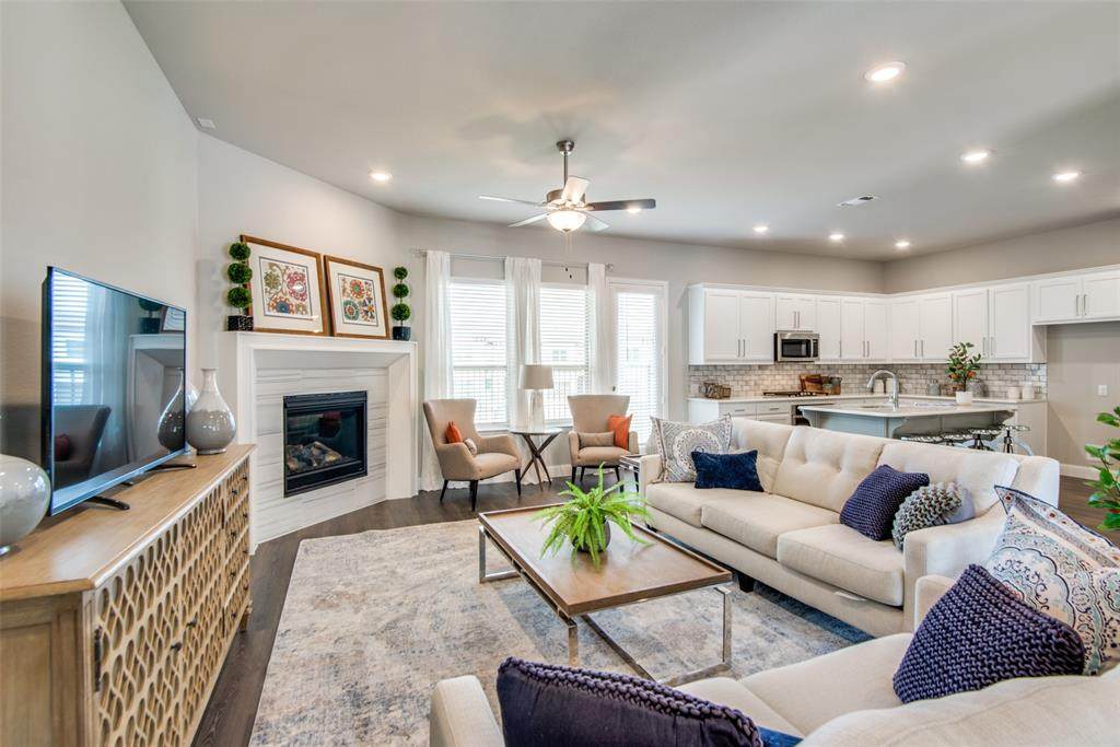 420 Waters Edge Drive - Photo 1