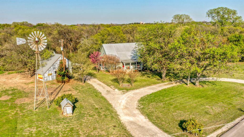 890 Tanglewood Drive - Photo 1