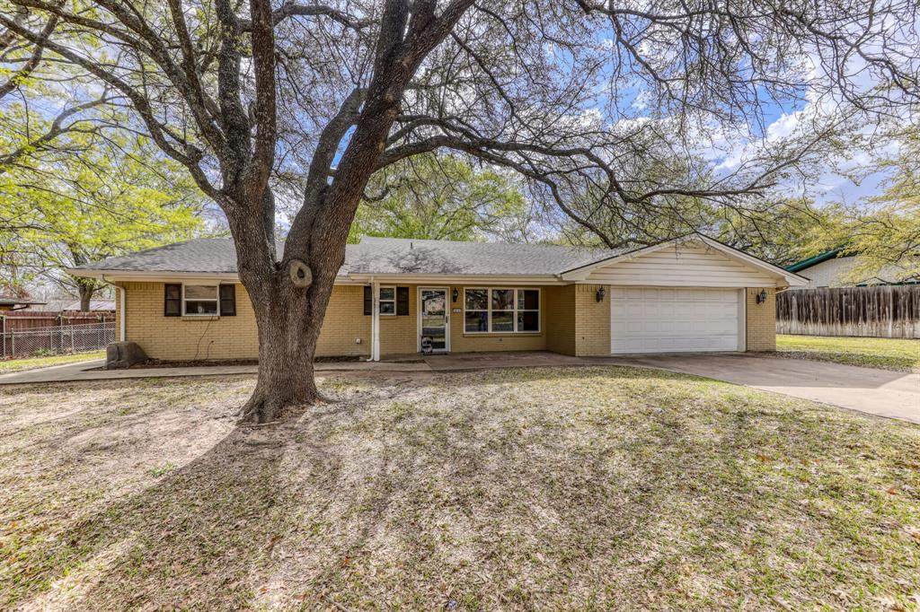 924 Mockingbird Street - Photo 1