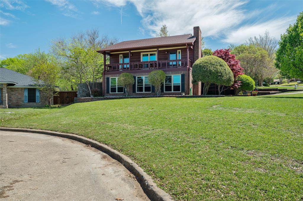 402 Shoretrail Drive - Photo 1