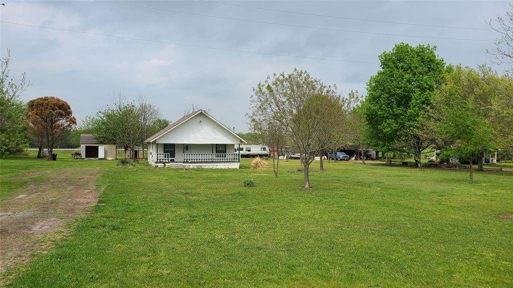 305 Fm 896 - Photo 1