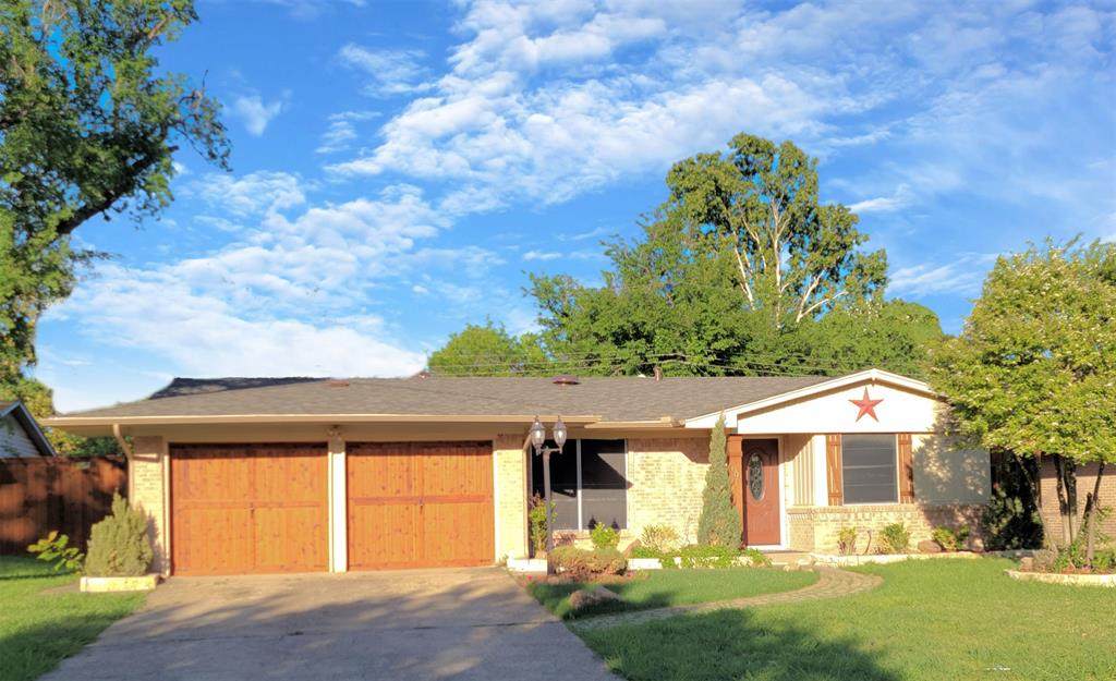 606 Cottonwood Drive - Photo 1