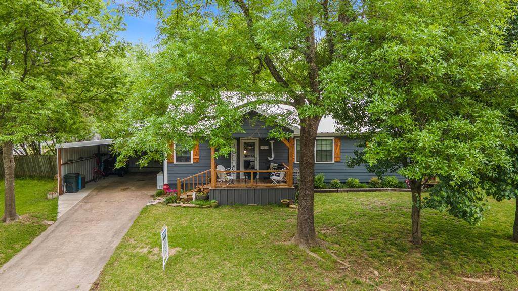 705 Santa Fe Street - Photo 1