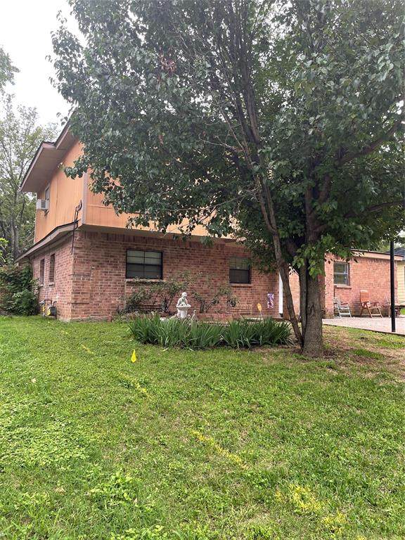 4628 Burton Avenue - Photo 1
