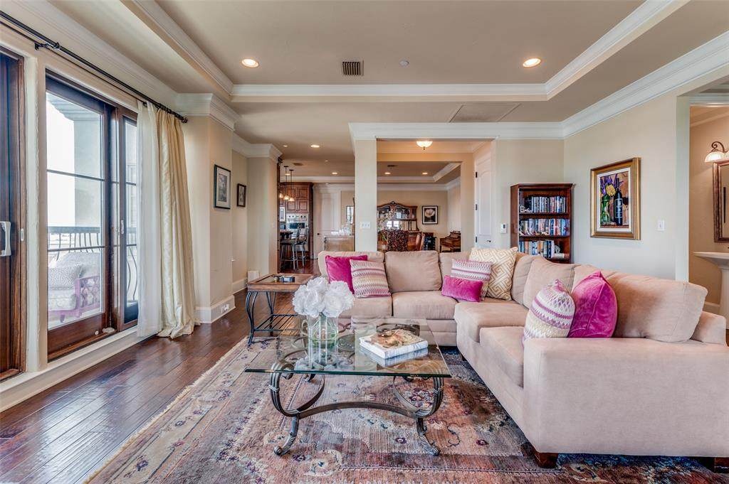 501 Samuels Avenue - Photo 1